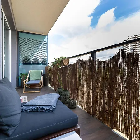 Przytulny I Nowoczesny Z Miejscem Parkingowym W Katowicach By Renters