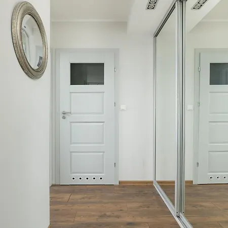 Apartment Przytulny I Nowoczesny Z Miejscem Parkingowym W Katowicach By Renters Kattowitz