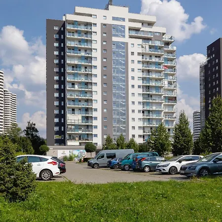 Przytulny I Nowoczesny Z Miejscem Parkingowym W Katowicach By Renters
