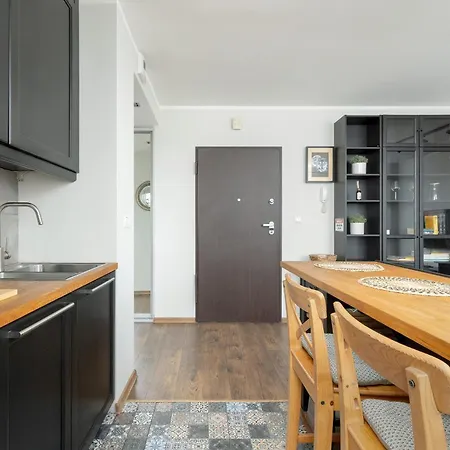 Przytulny I Nowoczesny Z Miejscem Parkingowym W Katowicach By Renters *