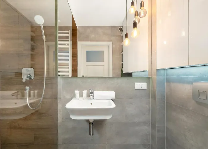 Przytulny I Nowoczesny Z Miejscem Parkingowym W Katowicach By Renters Appartement