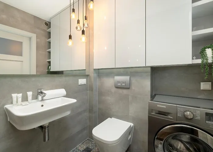 Przytulny I Nowoczesny Z Miejscem Parkingowym W Katowicach By Renters *